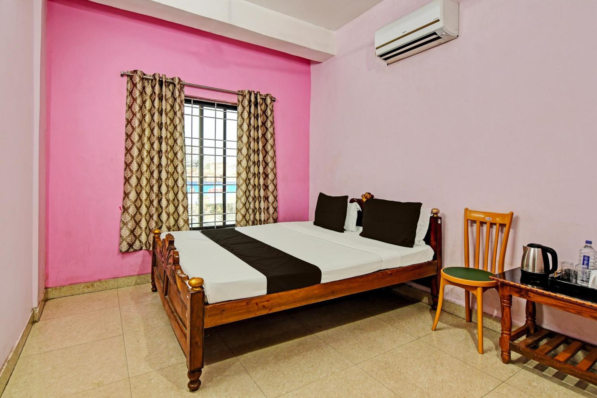 Hotel O Mahalaxmi Lodge Urāli Esterno foto