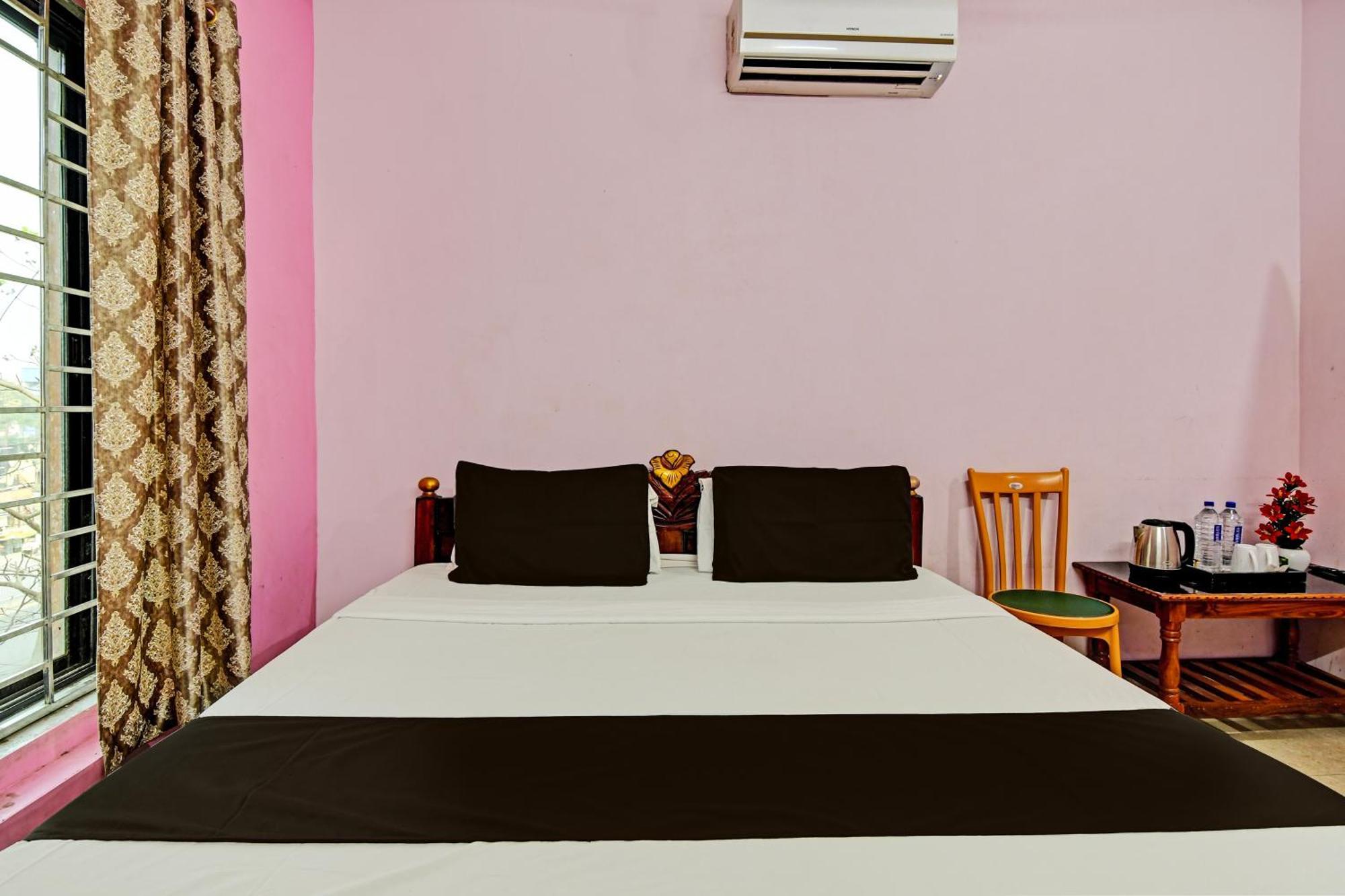 Hotel O Mahalaxmi Lodge Urāli Esterno foto