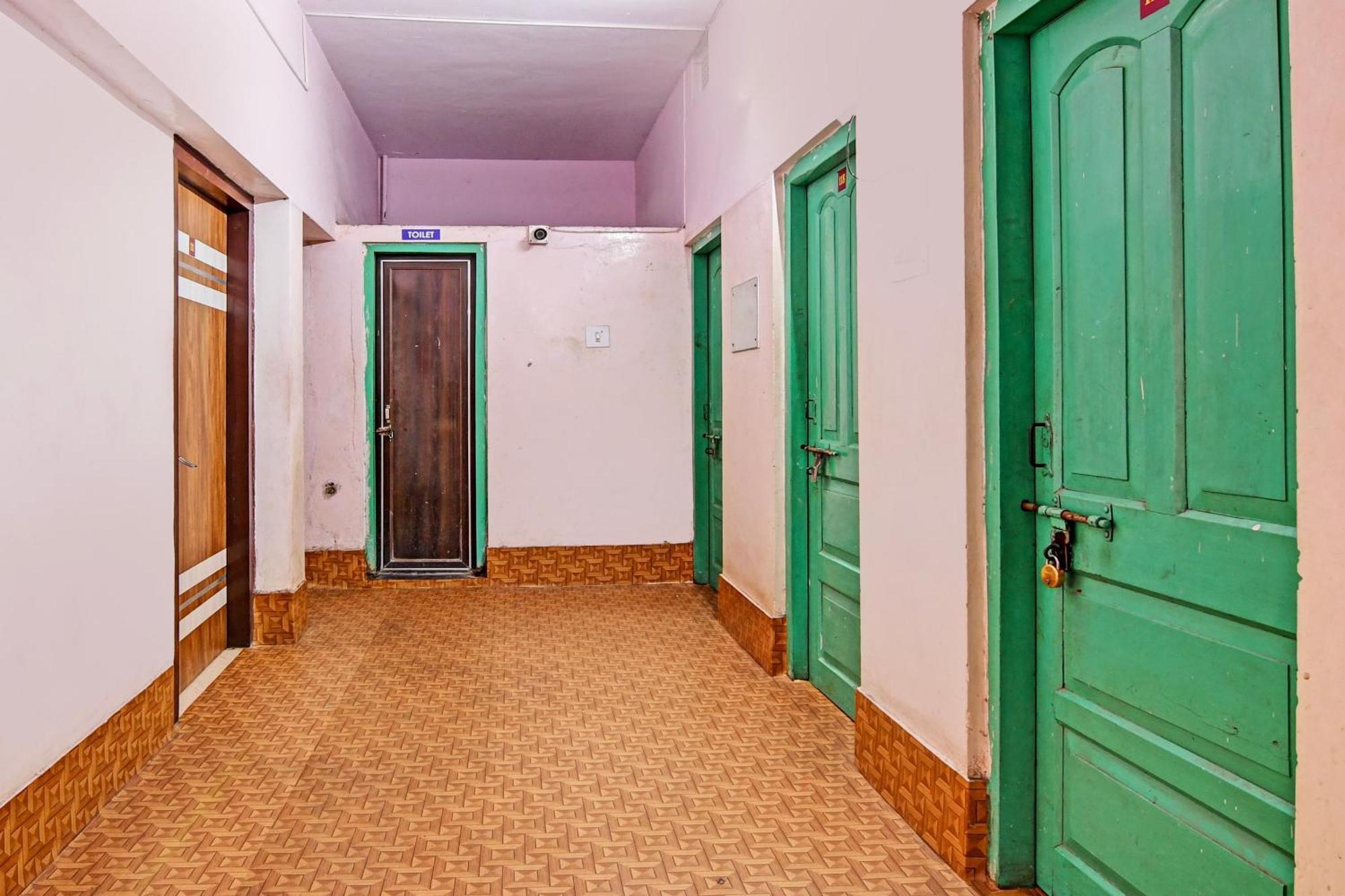 Hotel O Mahalaxmi Lodge Urāli Esterno foto