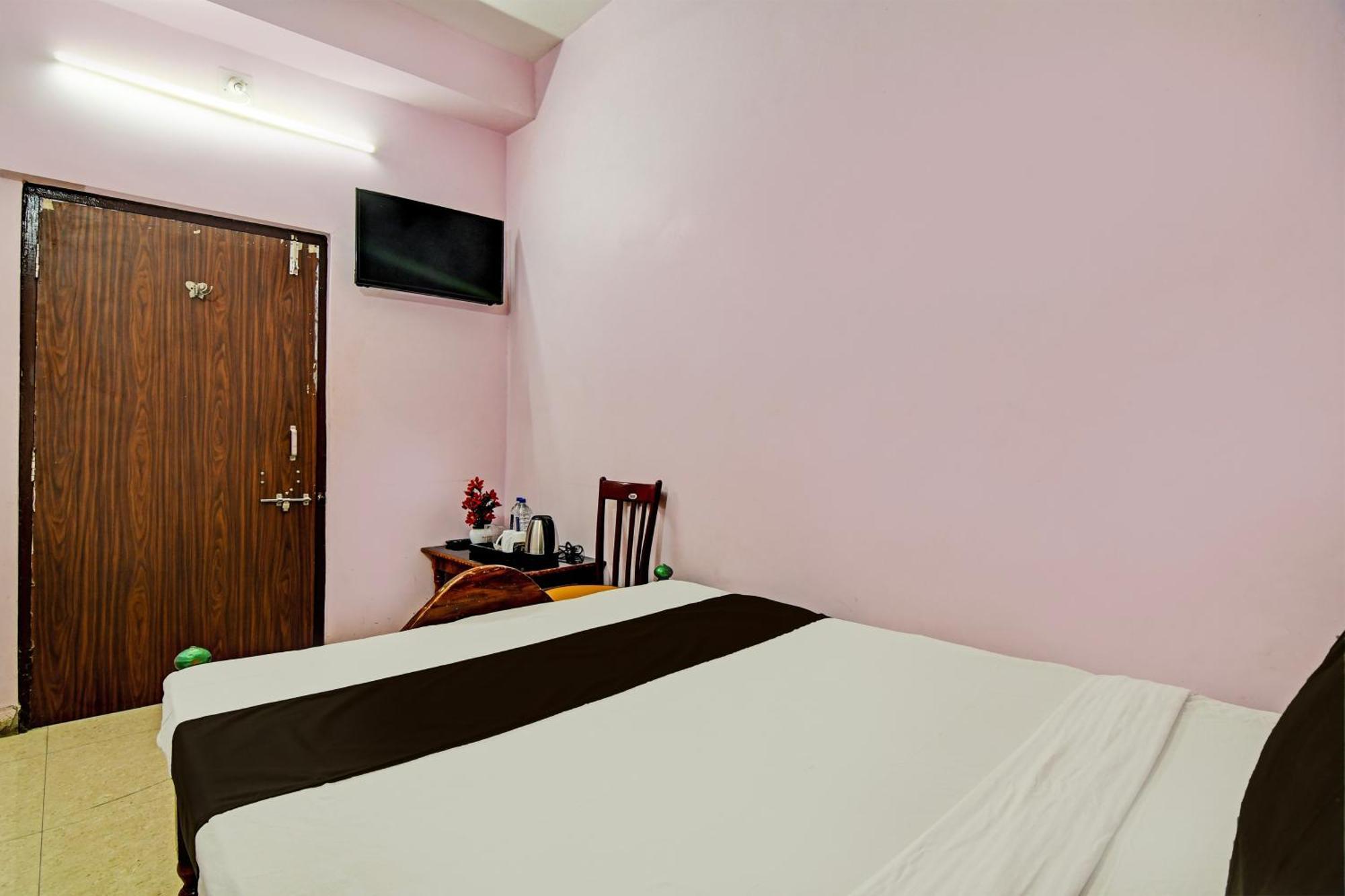 Hotel O Mahalaxmi Lodge Urāli Esterno foto